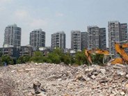 农村户口没有宅基地，如果碰到拆迁给补偿吗？