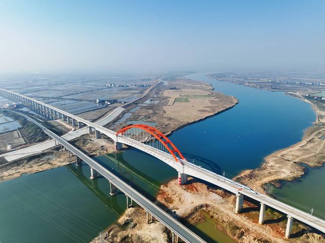 长江沿岸高铁通道建设，被征收人能否主张就近地段安置？