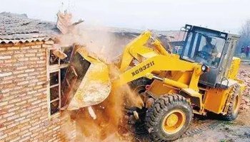 反正地空着，可以在耕地上偷偷盖房子来住吗？