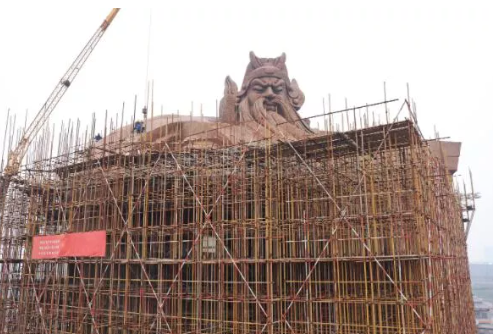 湖北斥巨资建造的58米关公像被拆除