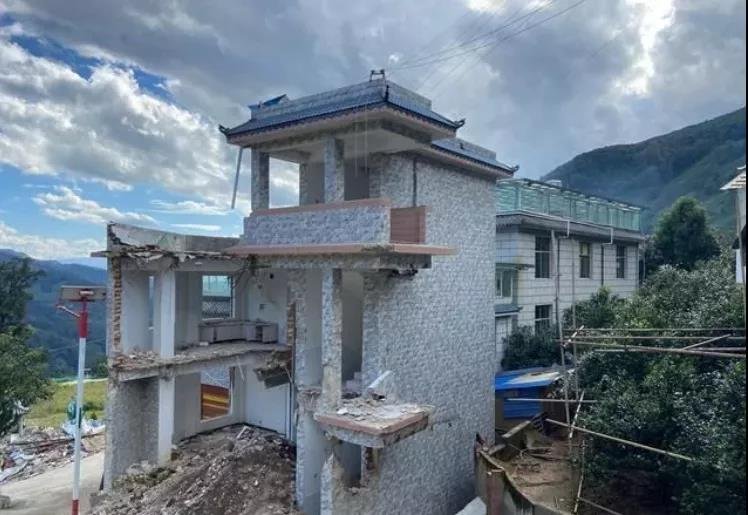 冰岛古茶树村寨拆迁 冰岛古茶树村寨拆迁